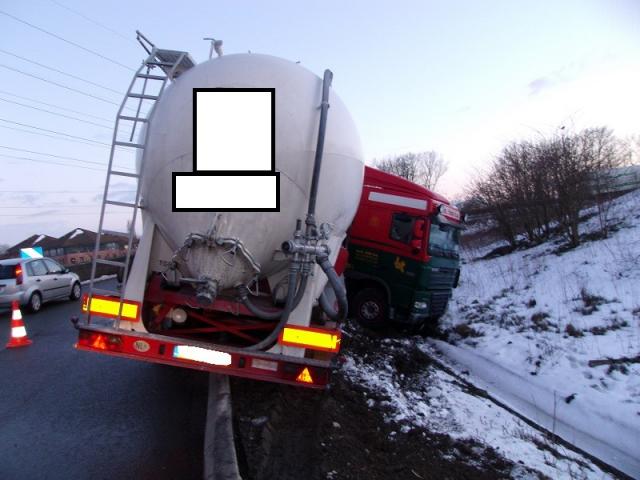 Semi en porte feuille au fossé 1