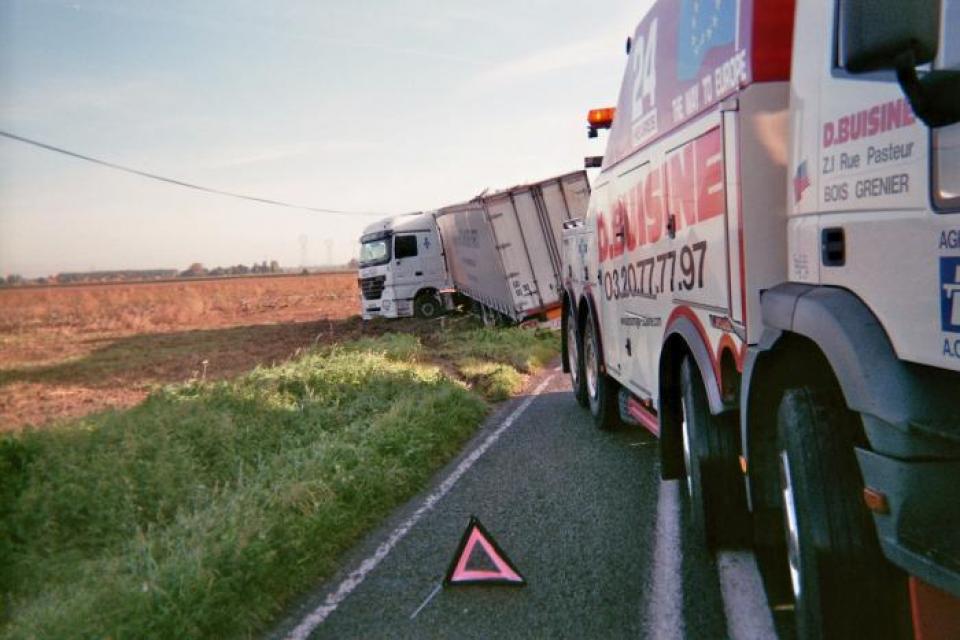 Sortie de route d'un ensemble - Garage BUISINE Lille