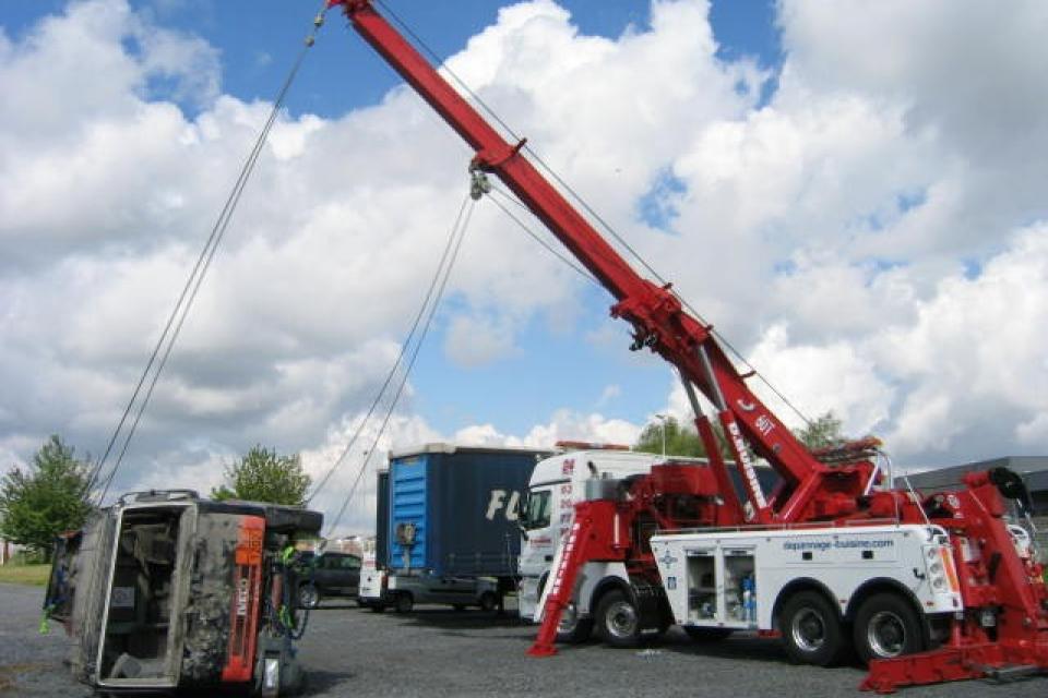 Camion citerne couché 3 - Garage BUISINE Lille